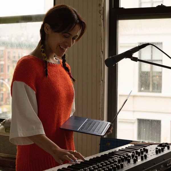 Apple MacBook Air 34,5 Cm (13,6") 2022 CTO, Notebook – Bild 4