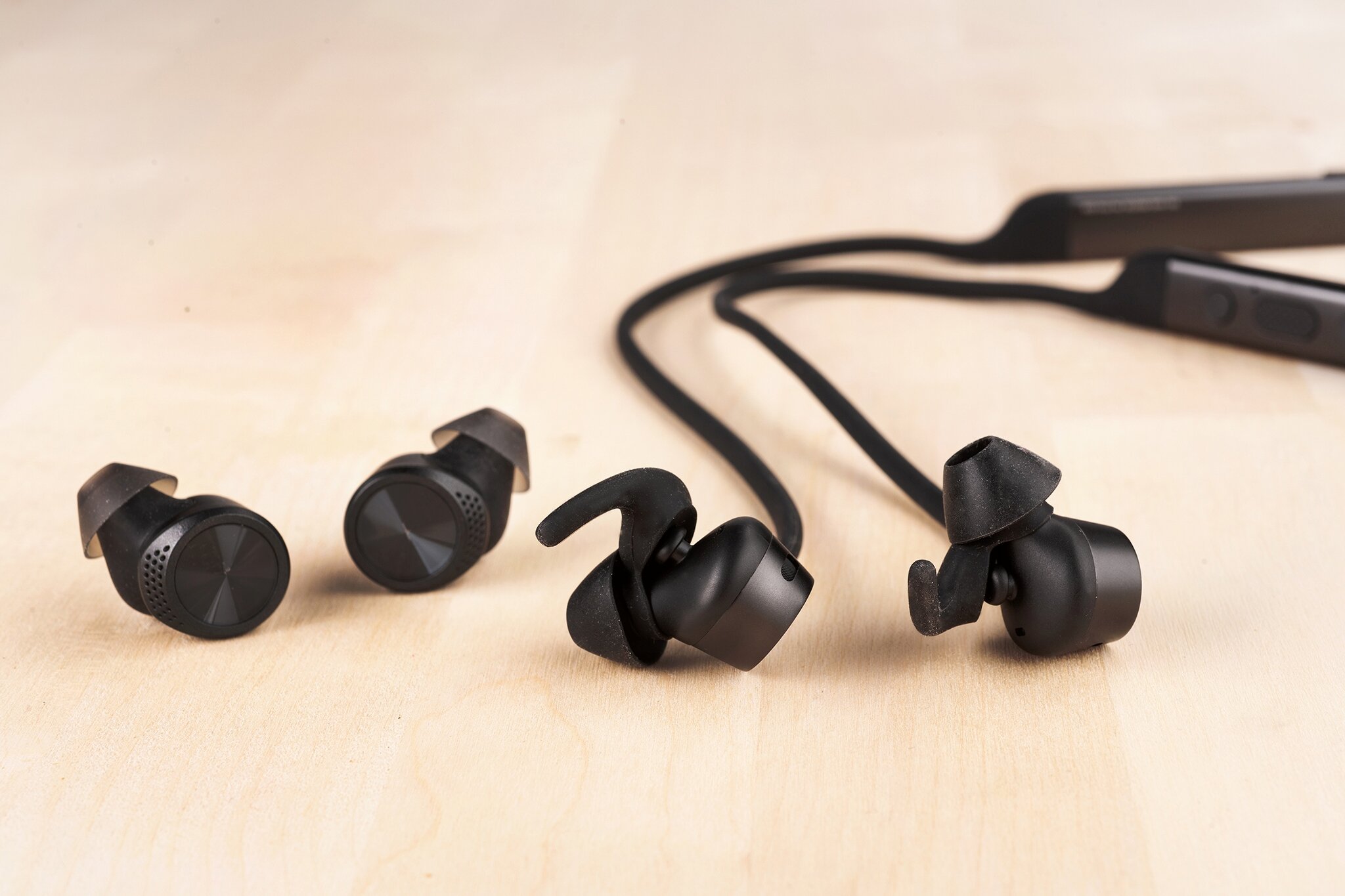 Alternate Verkaufs-Shop -Alternate Verkaufs-Shop 5728944 Aufmacher in ear trueWireless